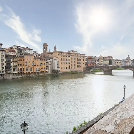 Stunning Ponte Vecchio By Mmega شقة